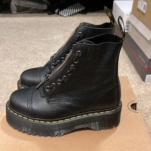 Dr. Martens Sinclair Boots